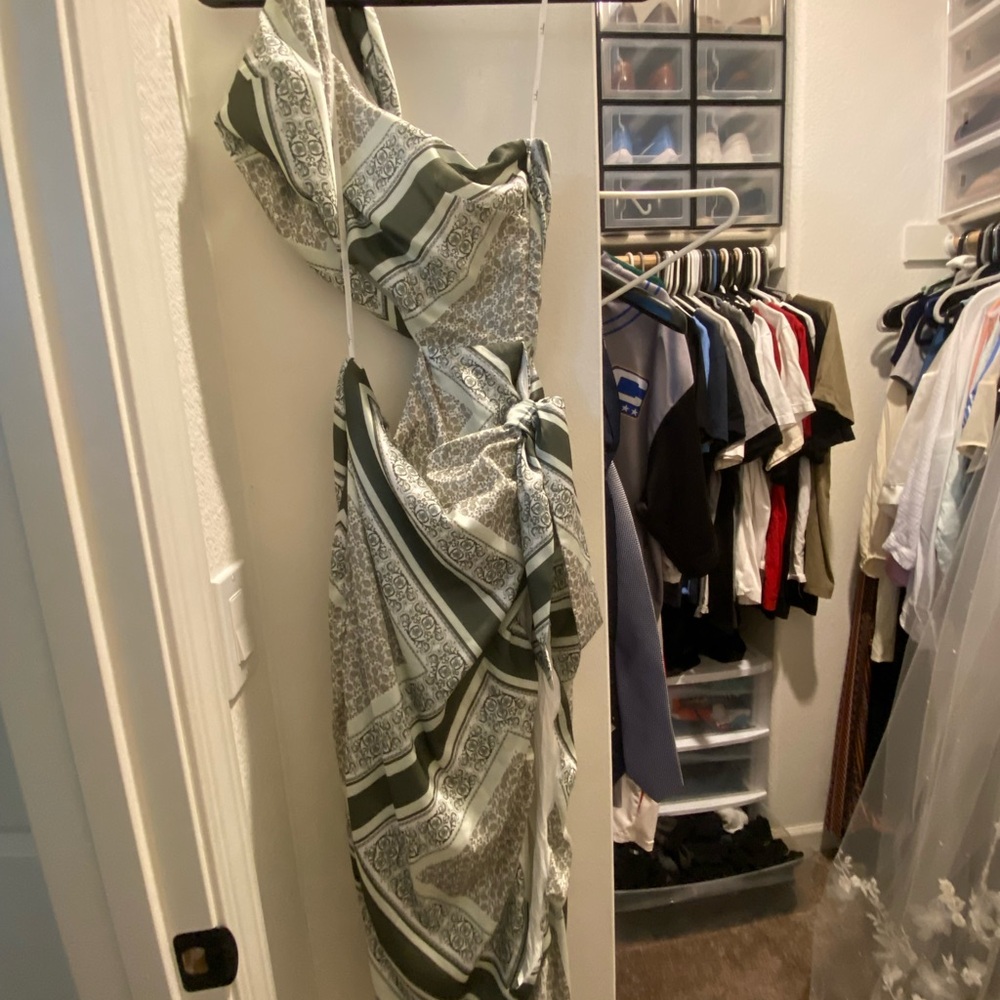 Lulu's Elegant Green and White Dress